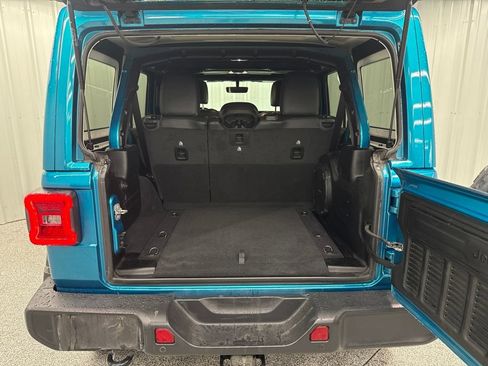 Used 2020 Jeep Wrangler Unlimited Sahara AWD/4WD image 5