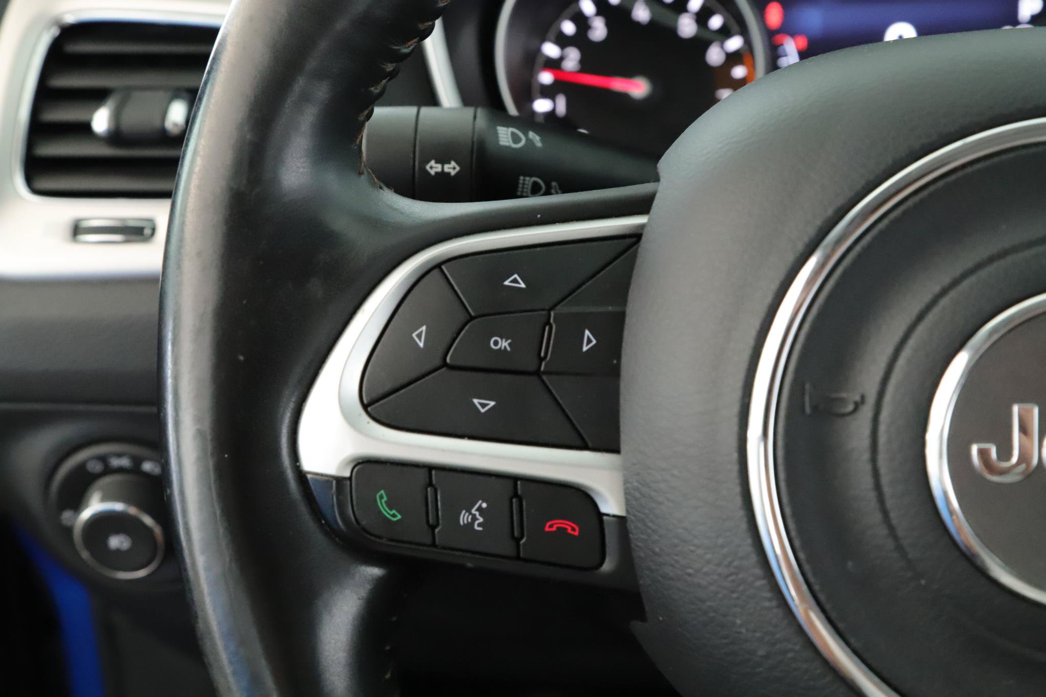 Used 2018 Jeep Compass Latitude w/ Popular Equipment Group AWD/4WD image 10