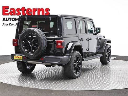Used 2025 Jeep Wrangler Unlimited Sahara w/ Safety Group AWD/4WD image 5