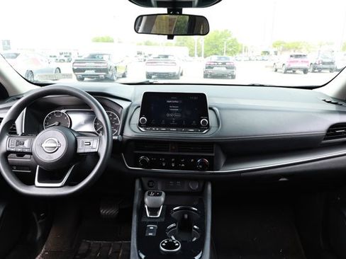 Used 2024 Nissan Rogue S AWD/4WD image 29