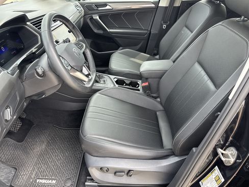 Used 2023 Volkswagen Tiguan SE FWD image 10
