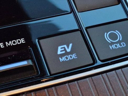 Used 2024 Toyota Sienna XLE FWD image 20