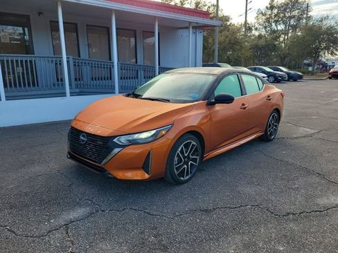 Used 2025 Nissan Sentra SR w/ SR Premium Package image 4