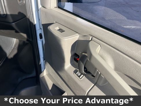 Used 2016 GMC Savana 3500 image 25