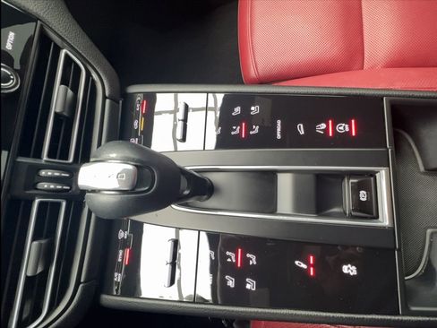 Used 2023 Porsche Macan AWD/4WD image 45