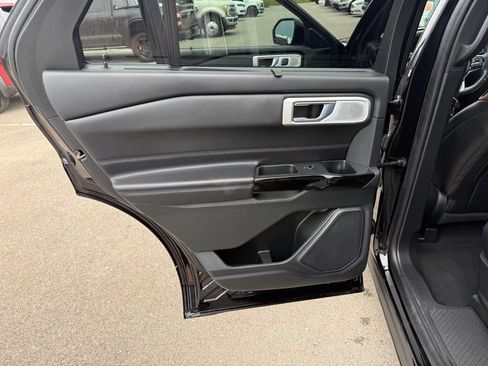 Used 2021 Ford Explorer Platinum w/ Equipment Group 601A AWD/4WD image 9