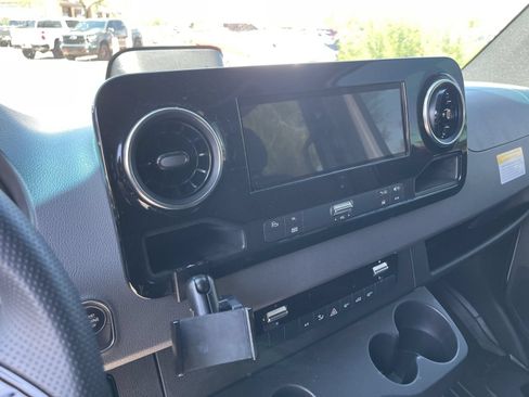 Used 2026 Mercedes-Benz Sprinter 2500 image 9