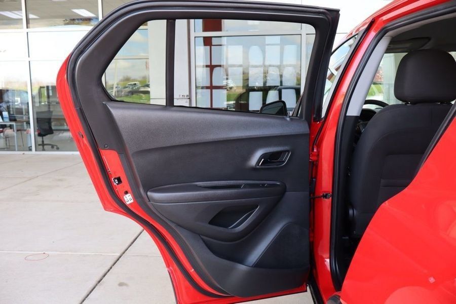 Used 2020 Chevrolet Trax LS w/ Tint and Cruise Package FWD image 25