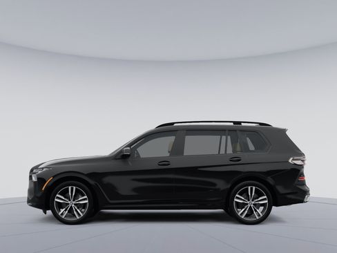 Used 2023 BMW X7 xDrive40i w/ M Sport Package image 2
