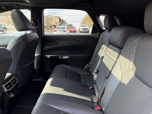 Used 2024 Lexus RX 350h w/ Convenience Package image 18