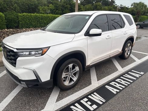 Used 2025 Honda Pilot EX-L image 2
