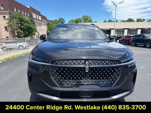 Certified 2025 Lincoln Nautilus Reserve w/ Jet Appearance Package AWD/4WD image 5