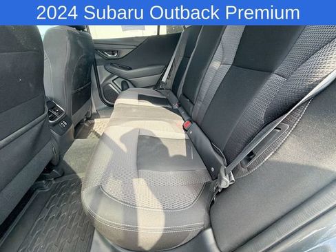 Used 2024 Subaru Outback Premium AWD/4WD image 15
