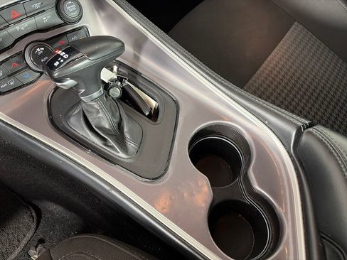 Used 2022 Dodge Challenger GT RWD image 21