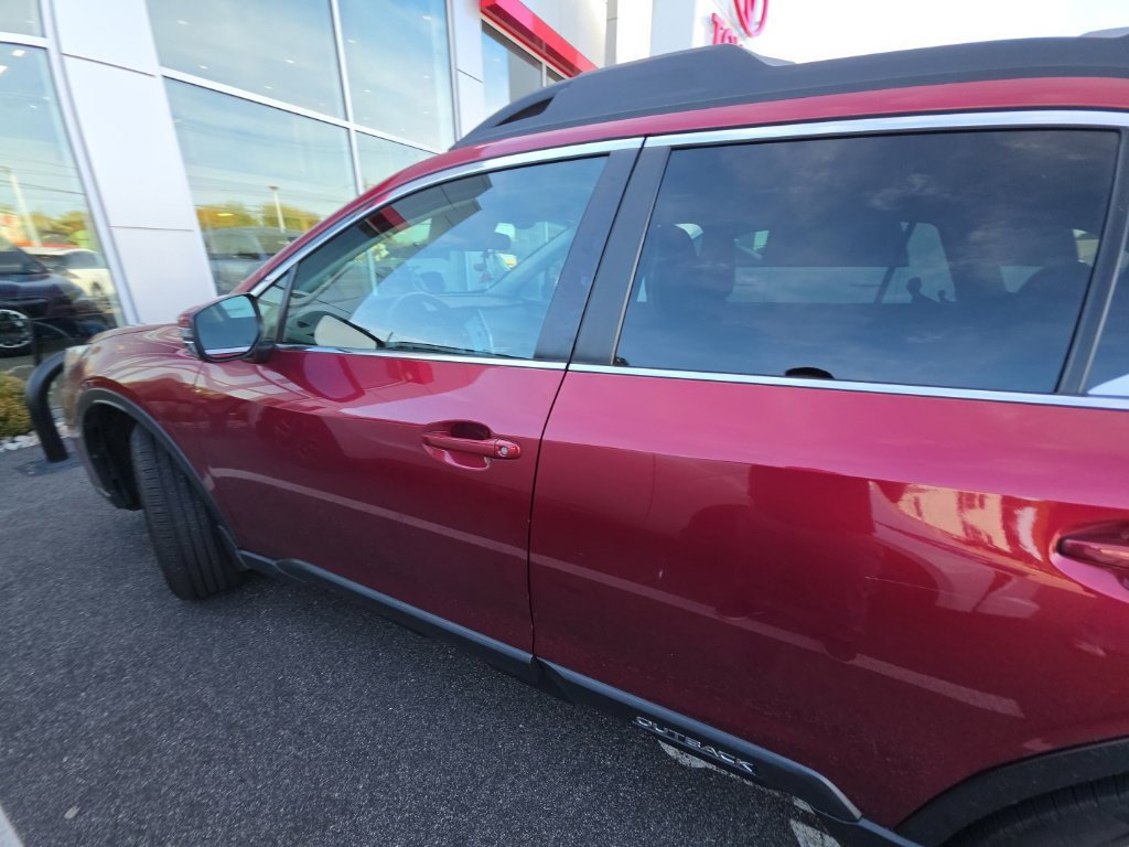 Used 2022 Subaru Outback Premium AWD/4WD image 4