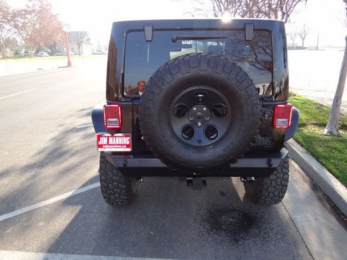 Used 2015 Jeep Wrangler Unlimited Rubicon w/ Connectivity Group AWD/4WD image 41