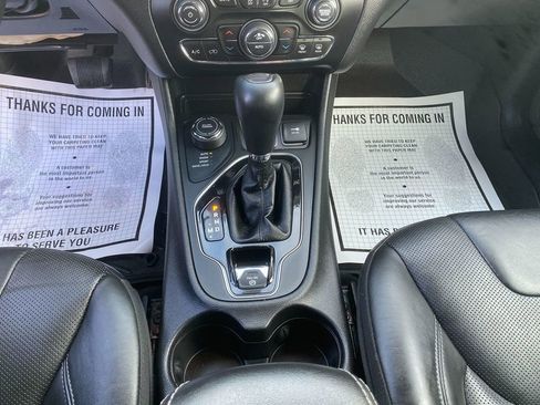 Used 2019 Jeep Cherokee Limited image 22