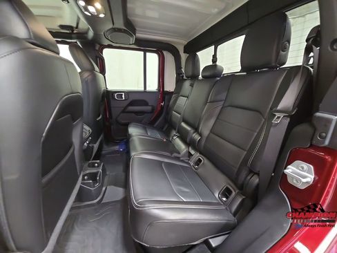 Used 2021 Jeep Gladiator Overland w/ Popular Equipment Package image 32