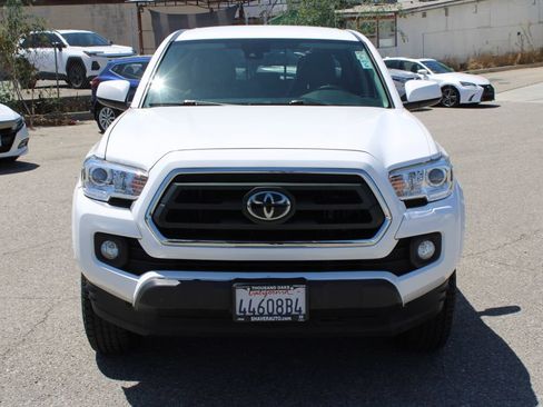 Used 2022 Toyota Tacoma SR5 RWD image 2
