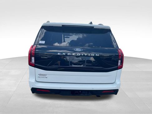 Used 2025 Ford Expedition Active AWD/4WD image 4