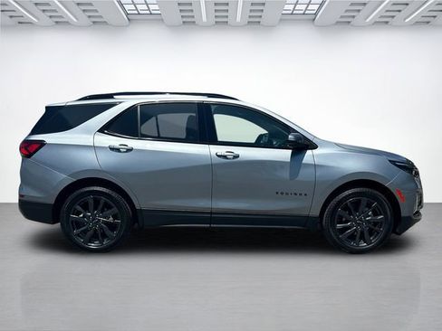 Used 2024 Chevrolet Equinox RS AWD/4WD image 3