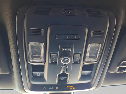 Used 2021 GMC Yukon XL Denali w/ Denali Ultimate Package image 32