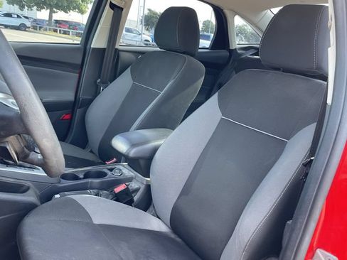 Used 2014 Ford Focus SE FWD image 14