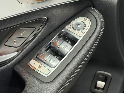 Used 2021 Mercedes-Benz GLC 300 image 19