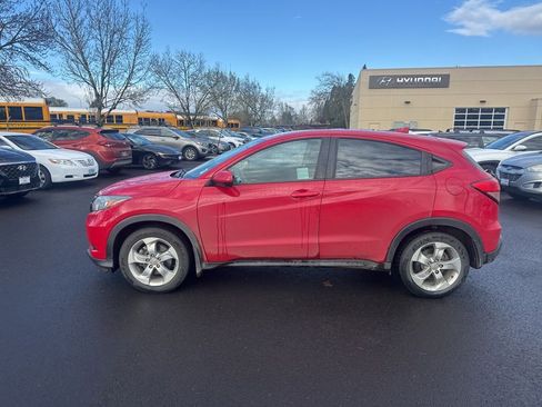 Used 2016 Honda HR-V LX image 2