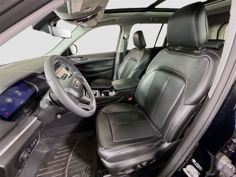 Used 2023 Jeep Grand Cherokee Limited w/ Luxury Tech Group II AWD/4WD image 16