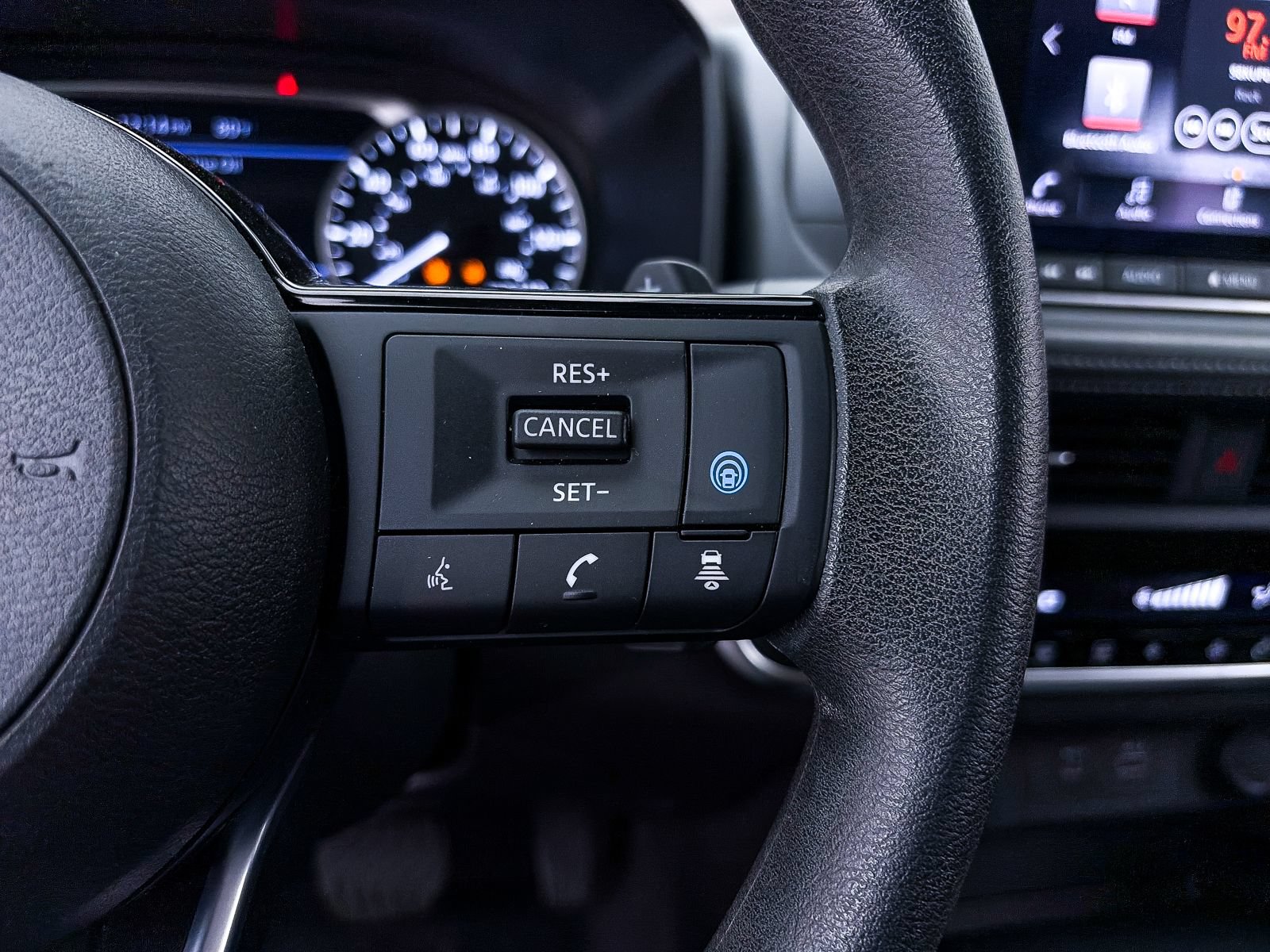 Used 2023 Nissan Rogue SV FWD image 29