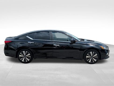 Used 2022 Nissan Altima 2.5 SV FWD image 4