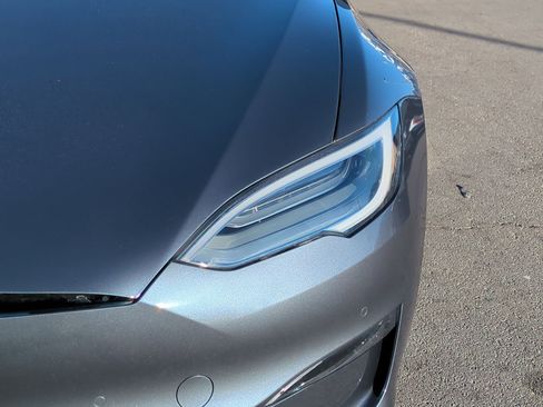 Used 2021 Tesla Model S Plaid image 13