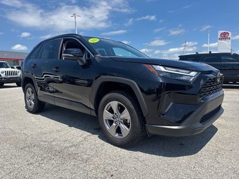 Used 2025 Toyota RAV4 XLE AWD/4WD image 10