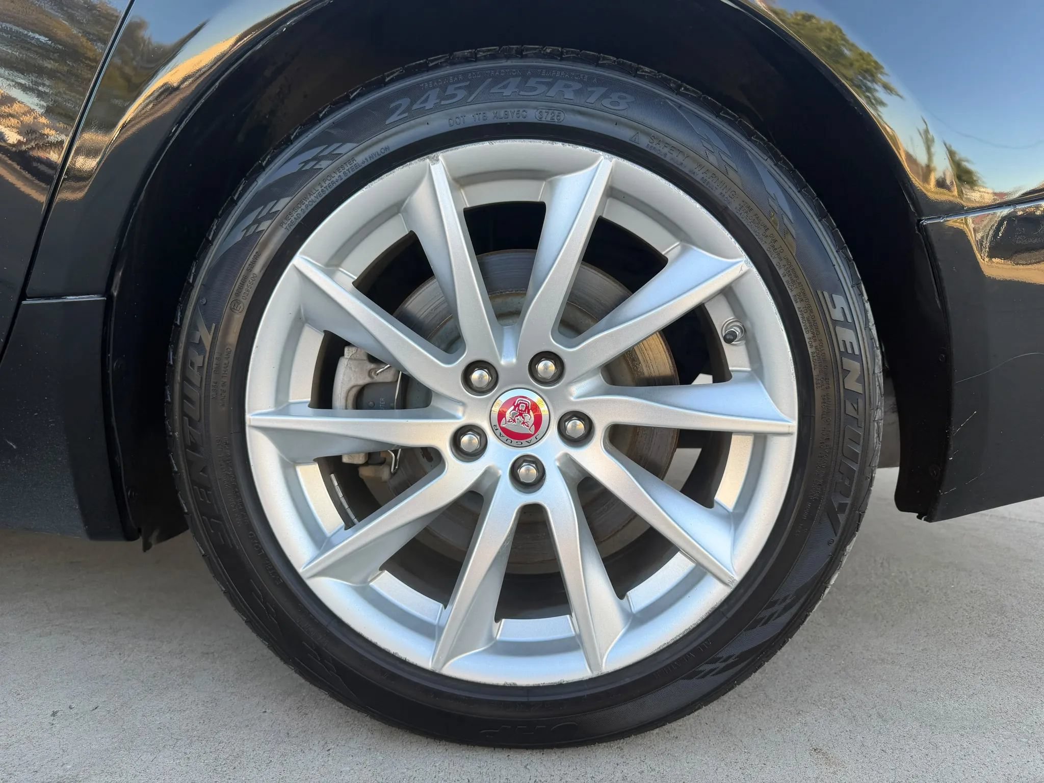 Used 2014 Jaguar XF RWD image 26