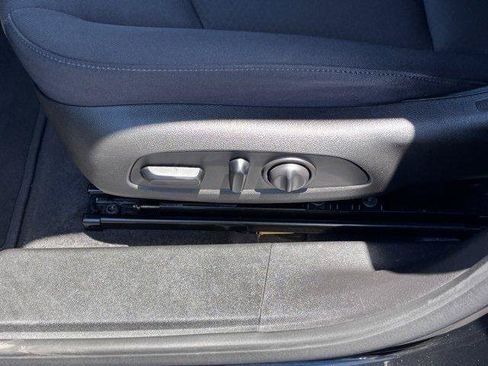 Used 2023 Chevrolet Malibu LT FWD image 17