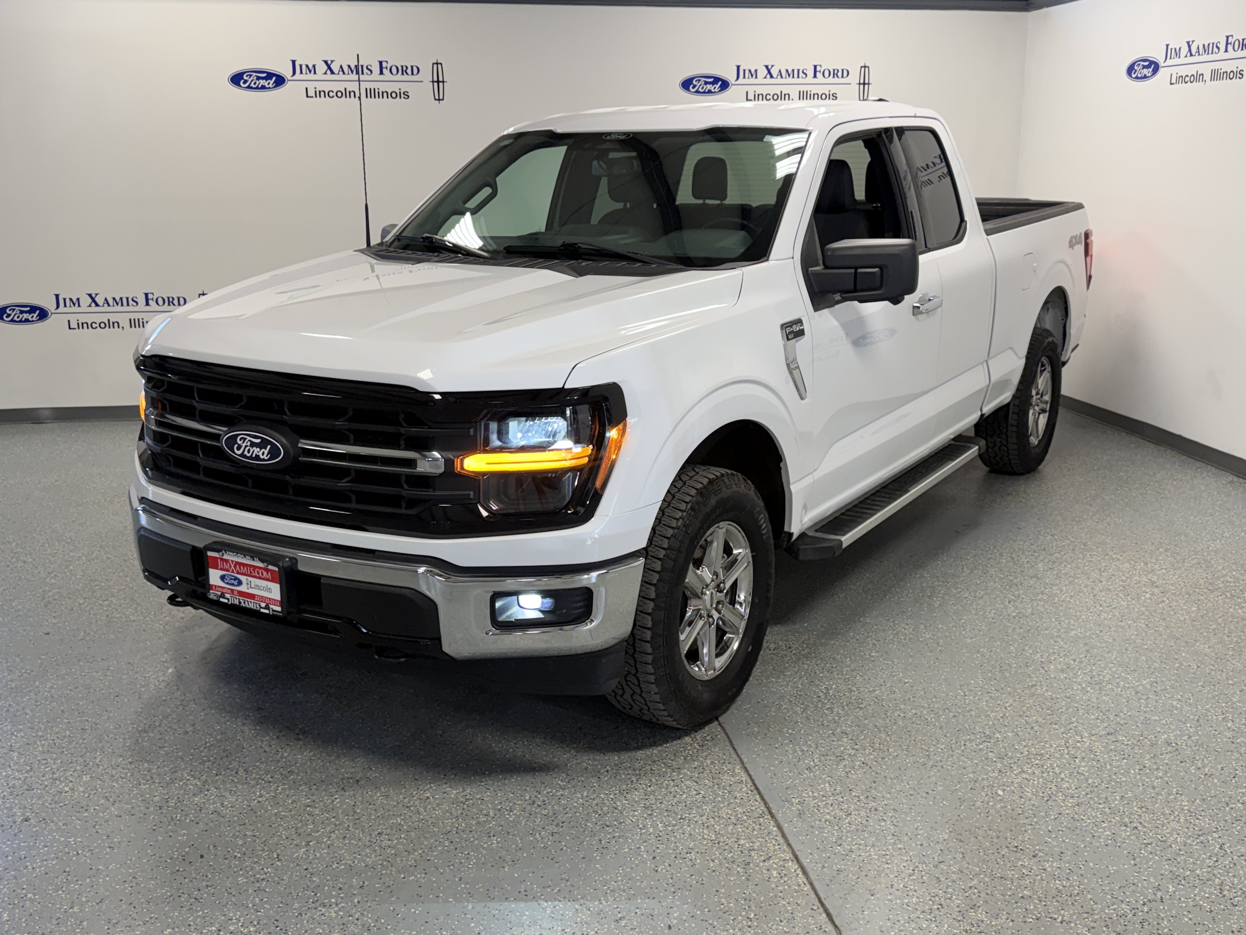 Used 2024 Ford F150 XLT AWD/4WD image 3