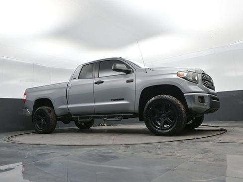 Used 2018 Toyota Tundra SR5 image 40