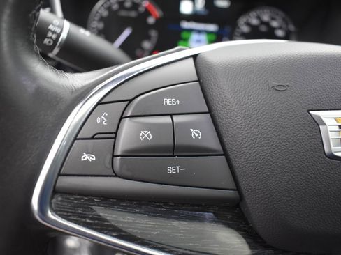 Used 2021 Cadillac XT5 Premium Luxury image 16