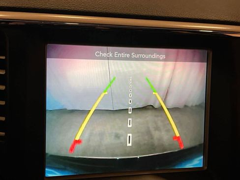 Used 2017 Jeep Grand Cherokee Limited image 17