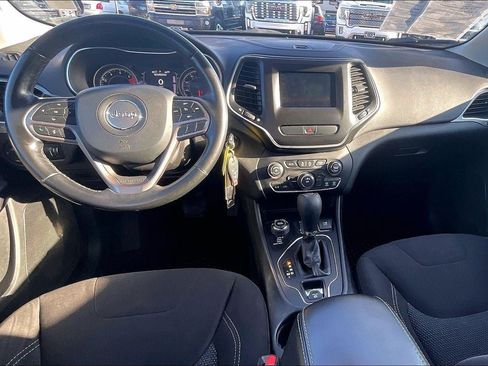Used 2020 Jeep Cherokee Latitude w/ Cold Weather Group AWD/4WD image 16