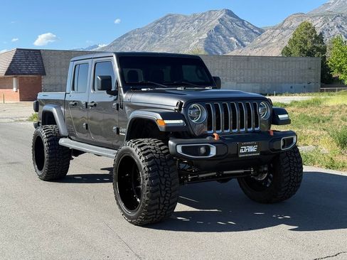 Used 2020 Jeep Gladiator Overland w/ LED Lighting Group AWD/4WD image 1