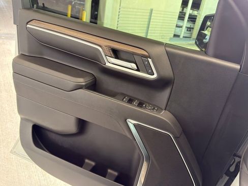 Used 2023 Chevrolet Silverado 1500 RST w/ Z71 Off-Road Package image 26