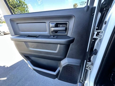 Used 2020 RAM 2500 Tradesman w/ Chrome Appearance Group AWD/4WD image 17