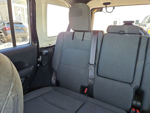 Used 2025 Jeep Wrangler Unlimited Sahara AWD/4WD image 13