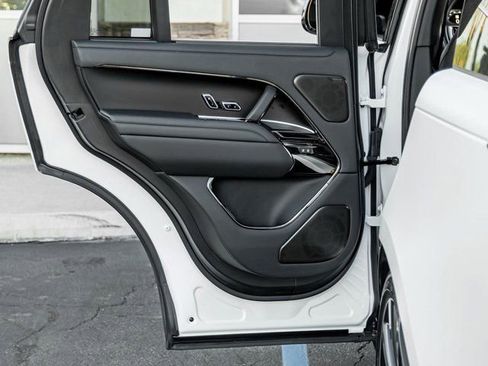 Used 2024 Land Rover Range Rover SV image 20