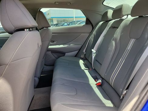 Used 2025 Hyundai Elantra SEL FWD image 19