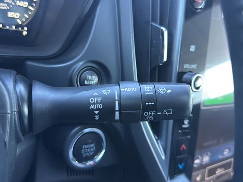 Used 2025 Subaru Forester Limited w/ Popular Package image 32