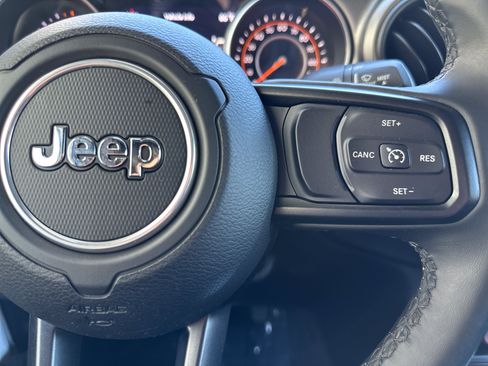 Used 2020 Jeep Wrangler Sport AWD/4WD image 22