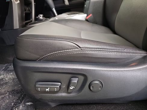 Used 2019 Toyota 4Runner SR5 Premium AWD/4WD image 30